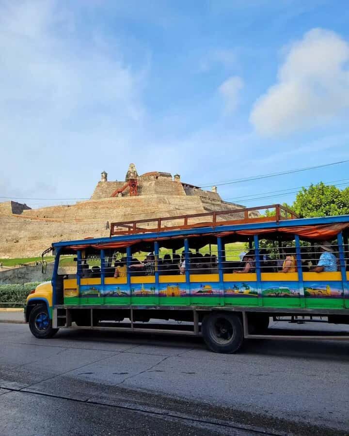 Cartagena: Explore with a city tour aboard a typical "chiva". - The 4-hour route: what each stop gives you