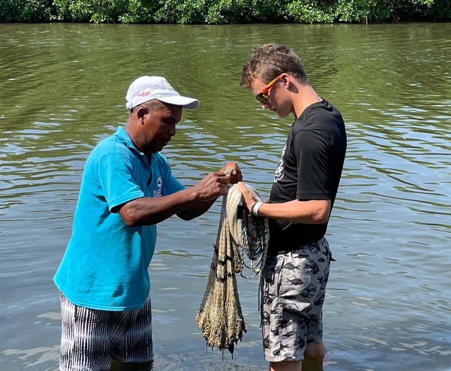 Cartagena Fishing, Crabbing, Birdwatching Experience + Lunch - Crabbing and Net Fishing: Local Techniques You Can Actually Do