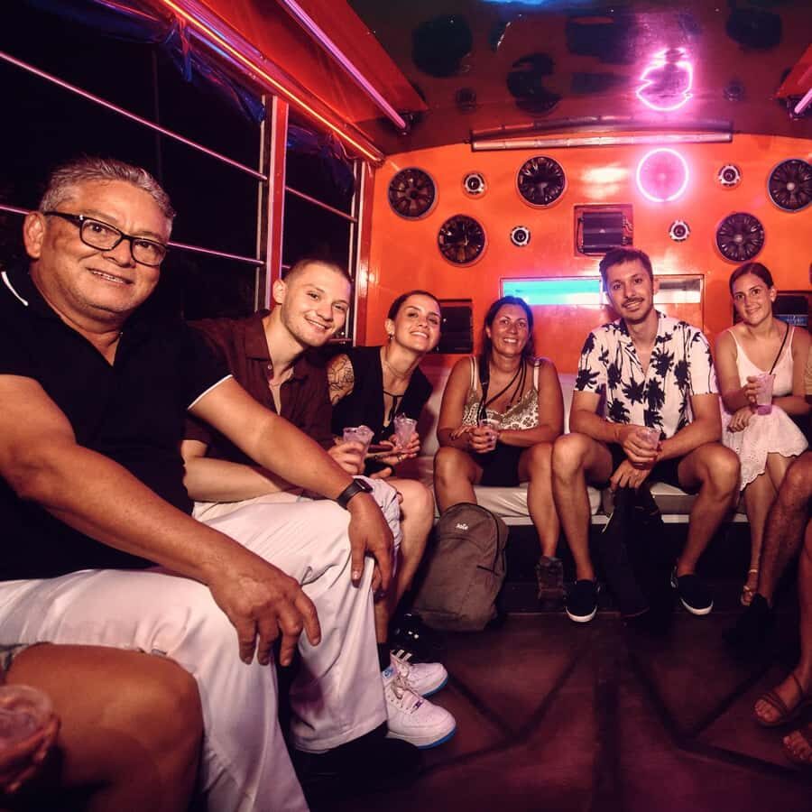Cartagena: Funny PartyBus with dance floor and good music! - Bocagrande stop: a quick guided warm-up (about 30 minutes)