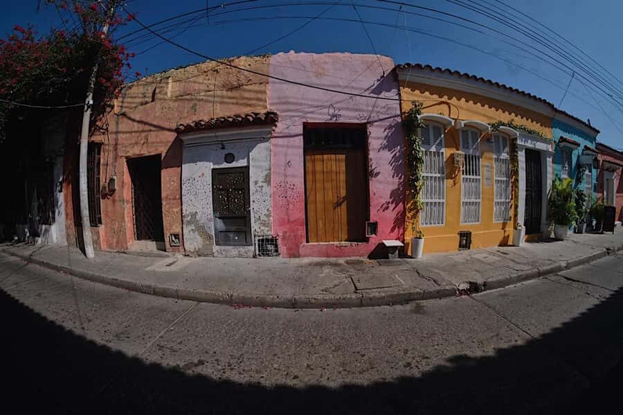 Cartagena: Graffiti Tour in Getsemani - Finishing at Centenary Park and the local snack moment