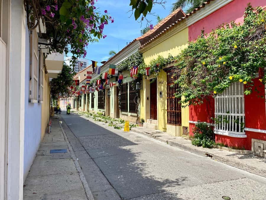 Cartagena: History, Culture & Coffee Experience - Who should book this tour?