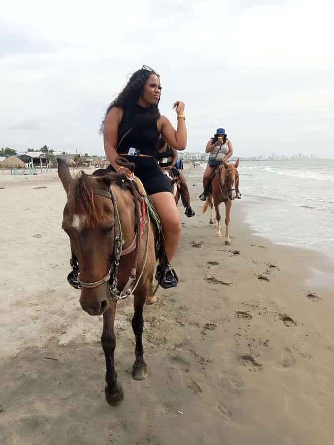 Cartagena: Horse riding on the beaches of Cartagena & PHOTOS - Should you book? My take on the Cartagena beach horseback value