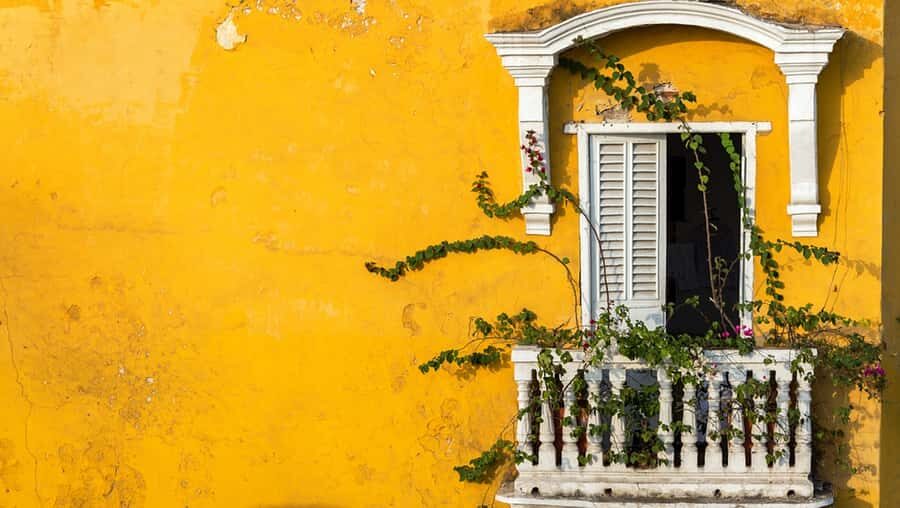 Cartagena Instagram Mobile Workshop: Scenic and Trendy Shots - Posing and angles that don’t feel awkward