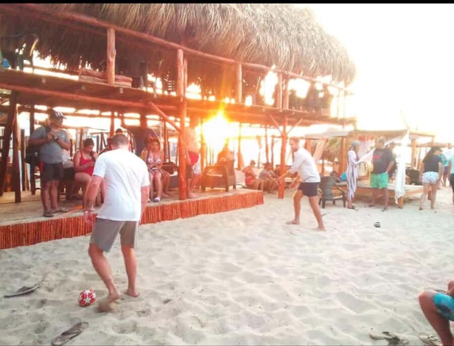 Cartagena: LUMINOUS PLANKTON, Playa Blanca, Lunch y snack - Practicalities That Matter: Wet gear, rough water moments, and how to handle coordination