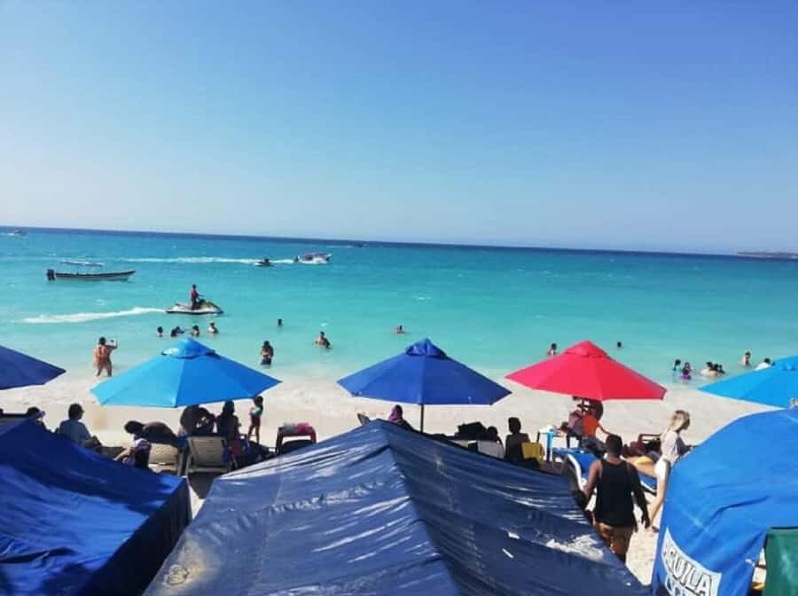 Cartagena: LUMINOUS PLANKTON, Playa Blanca, Lunch y snack - Getting From Cartagena to Barú: Hotel pickups, the bridge, and the beach stairs