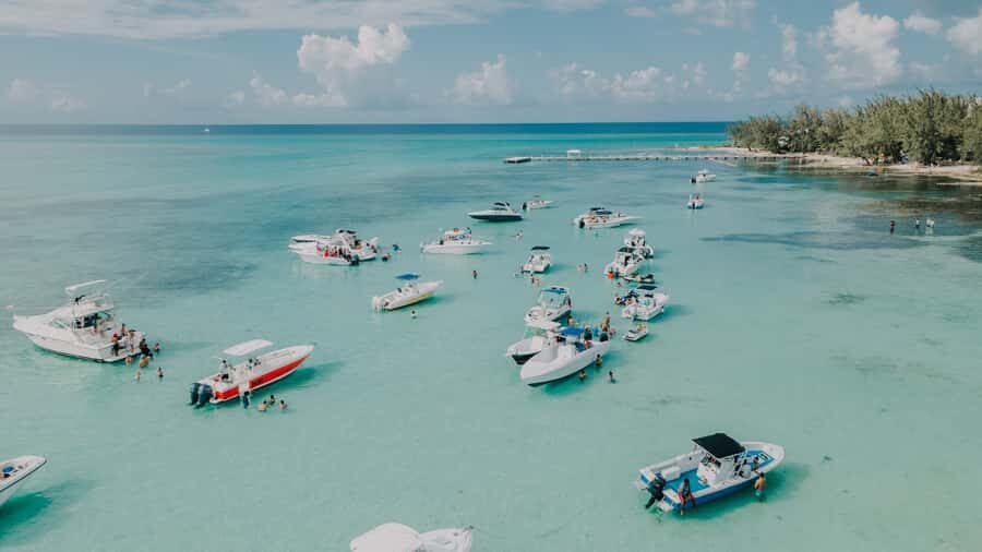 Cartagena: Party Boat to Cholon Beach with 2 Drinks & Lunch - Lunch With Real Choice and Two Included Drinks