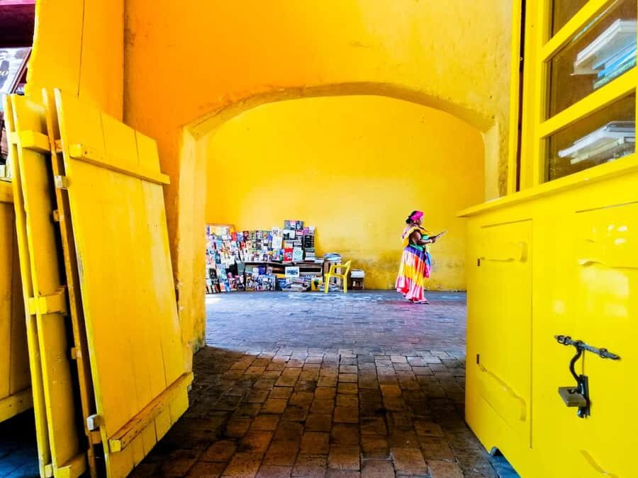 Cartagena: Photography Workshop Tour - Getsemaní walk: portraits, fashion-style framing, and street storytelling