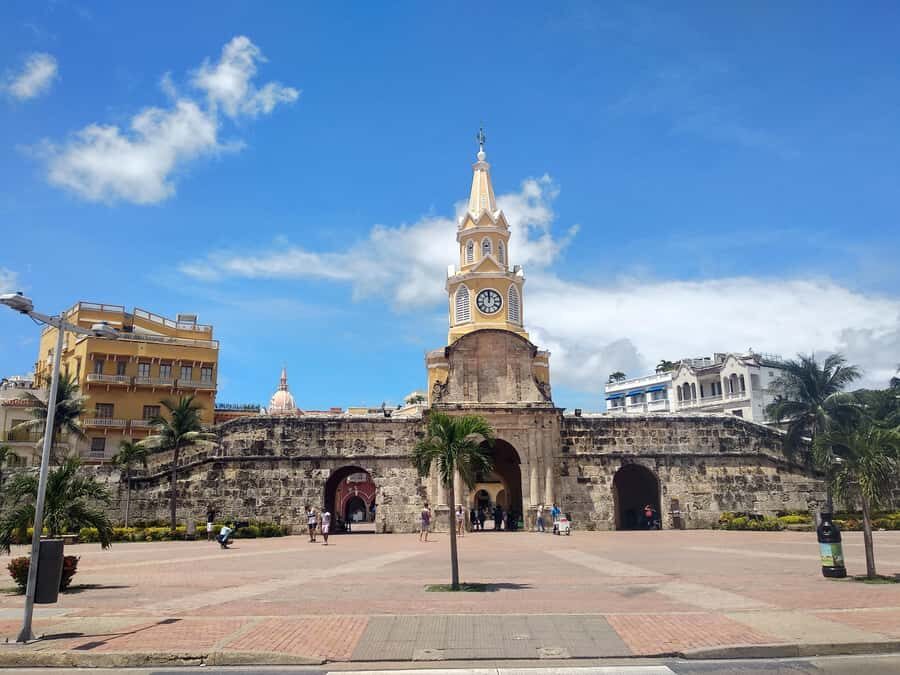 Cartagena: Private City Tour in an Air-Conditioned Vehicle - Pickup and getting out fast (without wasting your morning)