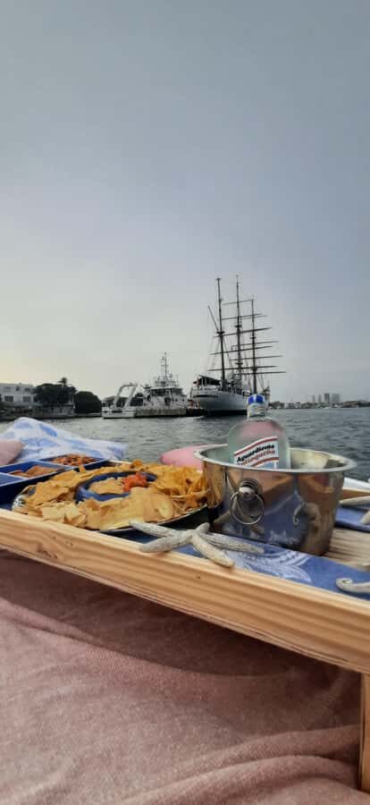 Cartagena: Private Sunset and Night Boat Tour - A private sunset cruise that makes Cartagena feel cinematic