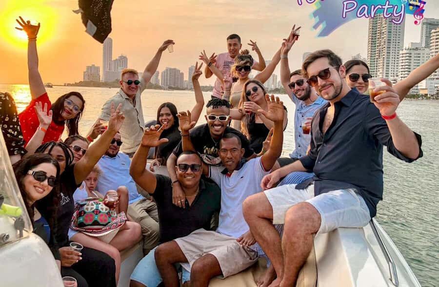 Cartagena: Private Sunset and Night Boat Tour - Where you meet and how boarding usually works near the Convention Center