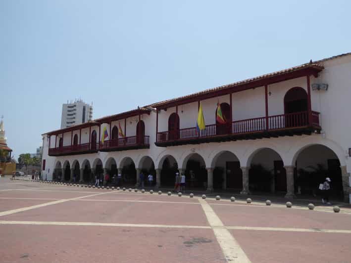 Cartagena: Private Walking Tour with German or Italian Guide - Churches and coffee: the Cartagena you feel, not just the Cartagena you photograph