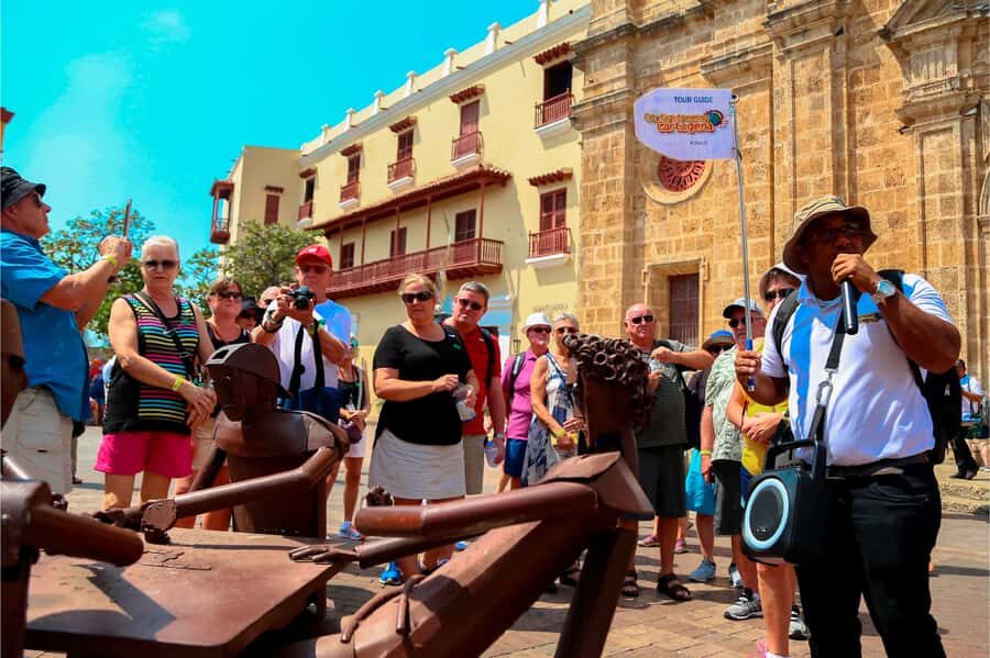 Cartagena: Shared Walking Tour of the Colonial Old Town - 90 Minutes at 15:00: Why This Timing Works