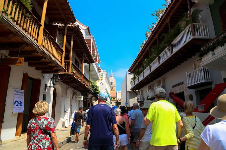 Cartagena: Shared Walking Tour of the Colonial Old Town - Price and Value: Getting a Guided Route for $11