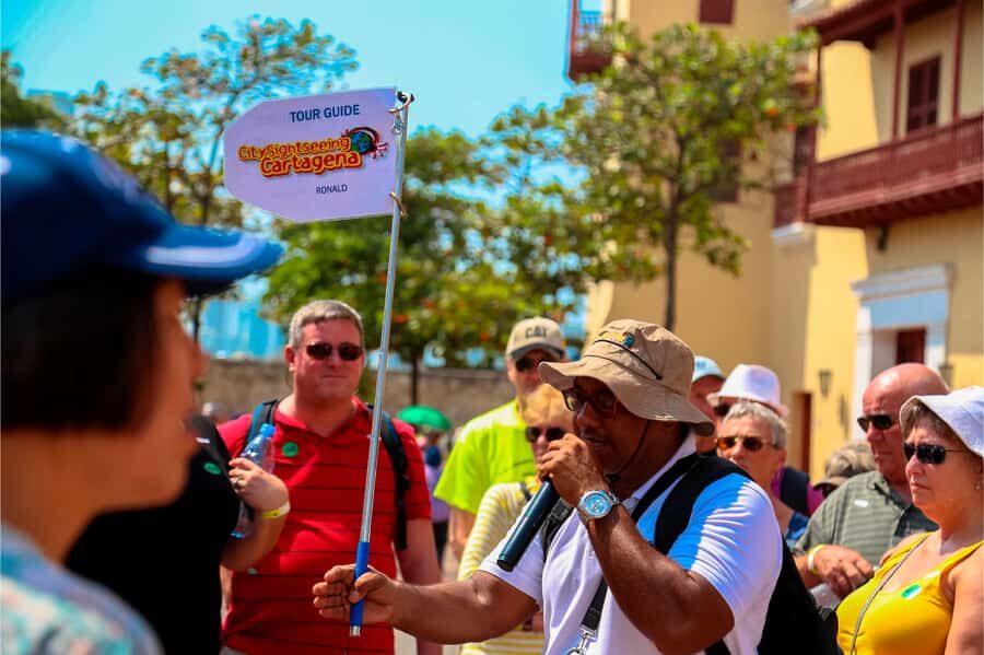 Cartagena: Shared Walking Tour of the Colonial Old Town - Cobblestones, Colorful Facades, and Balcony Details You Can Notice
