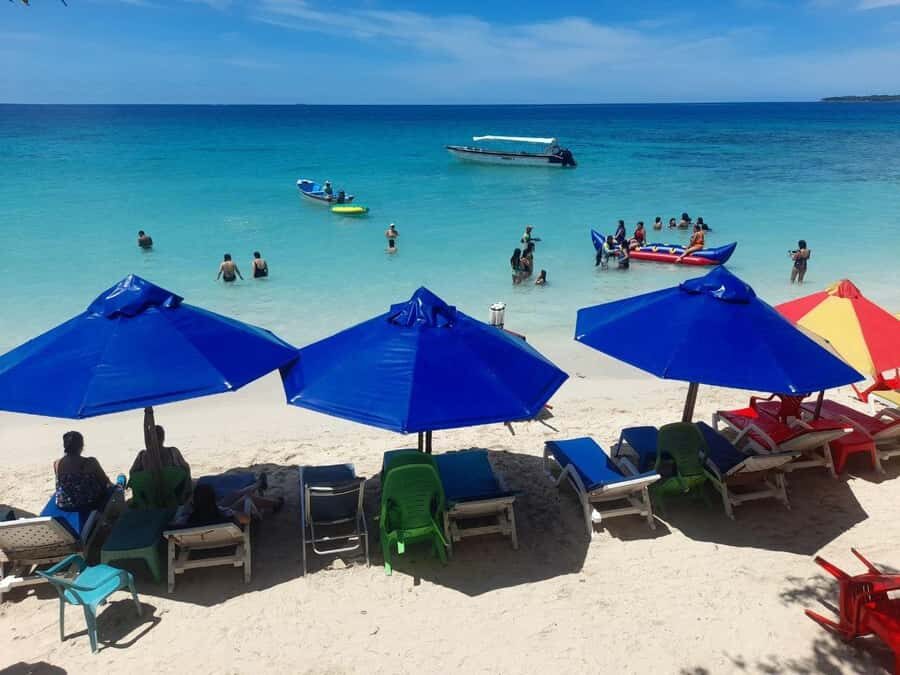 Cartagena: Traditional Daytour to Playa Blanca By Bus! - Lunch at the beach restaurant: good food, simple servings