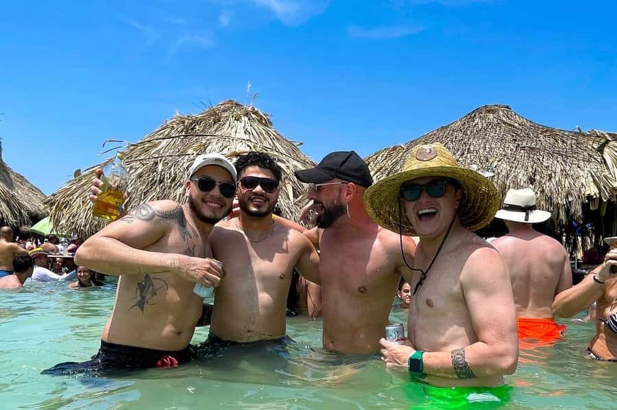 Cartagena: Visit 4 destinations by boat with lunch - San Martin Island snorkeling: marine life time without the stress of planning