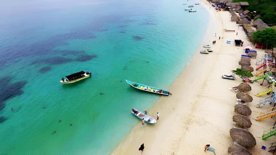 Cartagena: Visit 4 islands in a speedboat + plankton! - Getting to the islands: transfers, panoramic cruising, and the first viewing stops