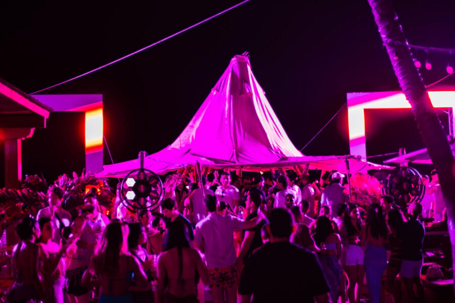 Cartagena: Wala Pass Day, pool, sea, DJ and live shows - Should you book the Wala Pass Day?