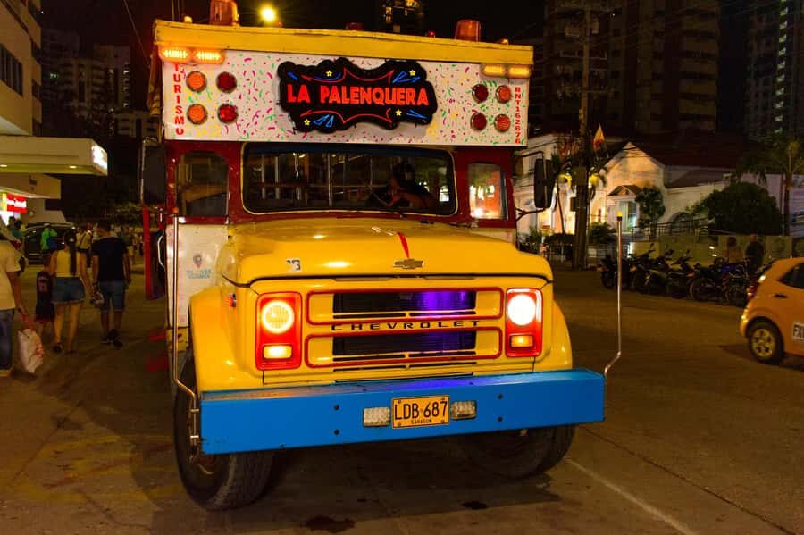 Chiva Party Cartagena: a unique experience in the city, joy and dance. - Pickup and timing: how to avoid the main frustration point