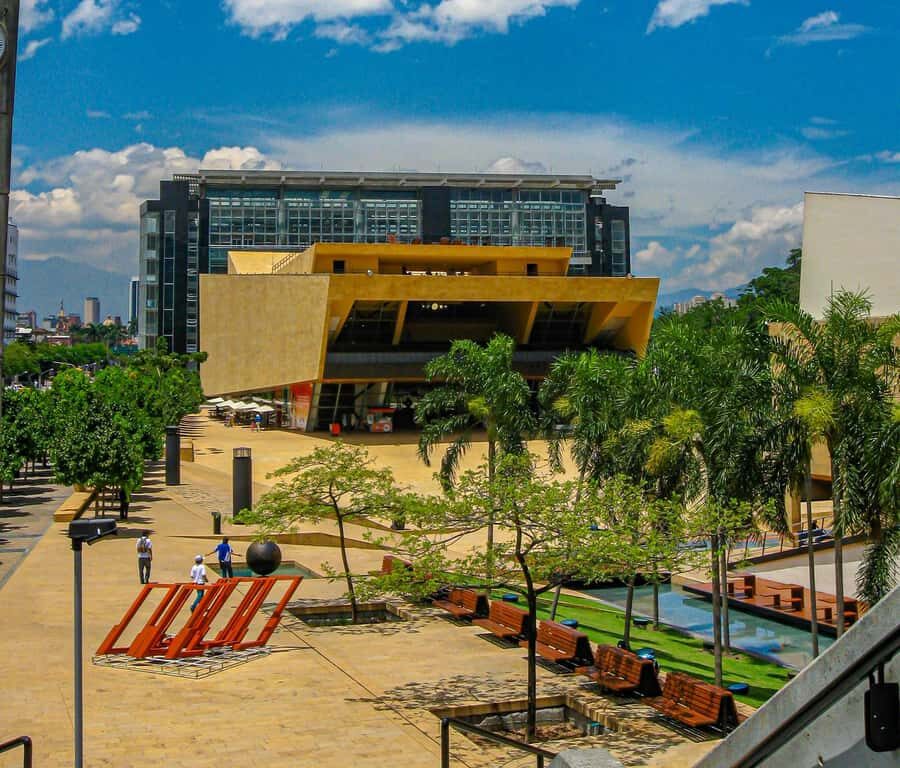 City Tour of Downtown Medellin Private or Shared - Key things that make this tour work