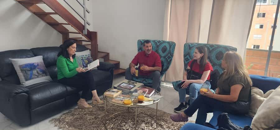 Colombia: Official Pablo Escobar Meet the Family Museum Tour - Photo Time With Escobar’s Sister: A Rare, Unusual Moment