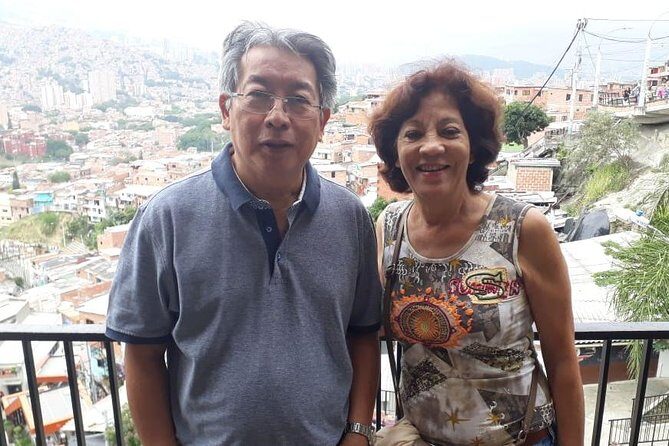 Complete Pack: Pablo Escobar Tour and Comuna 13 - How the 5-Hour Route Flows (And Where Your Time Goes)