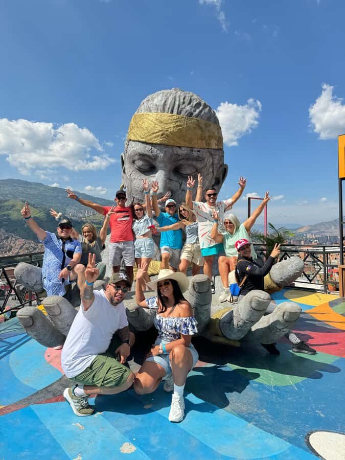 Complete Tour in Comuna 13: Graffiti, History and Street Delights - From the metro to Comuna 13: how the tour sets context