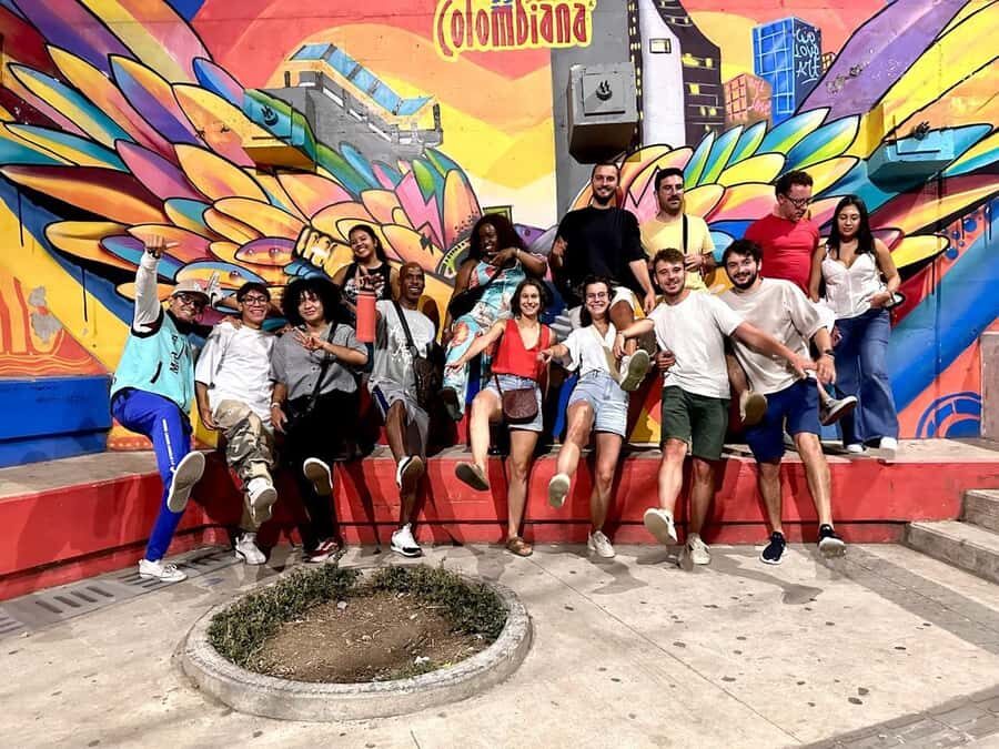Complete Tour in Comuna 13: Graffiti, History and Street Delights - Scenic views and the escalator project climb