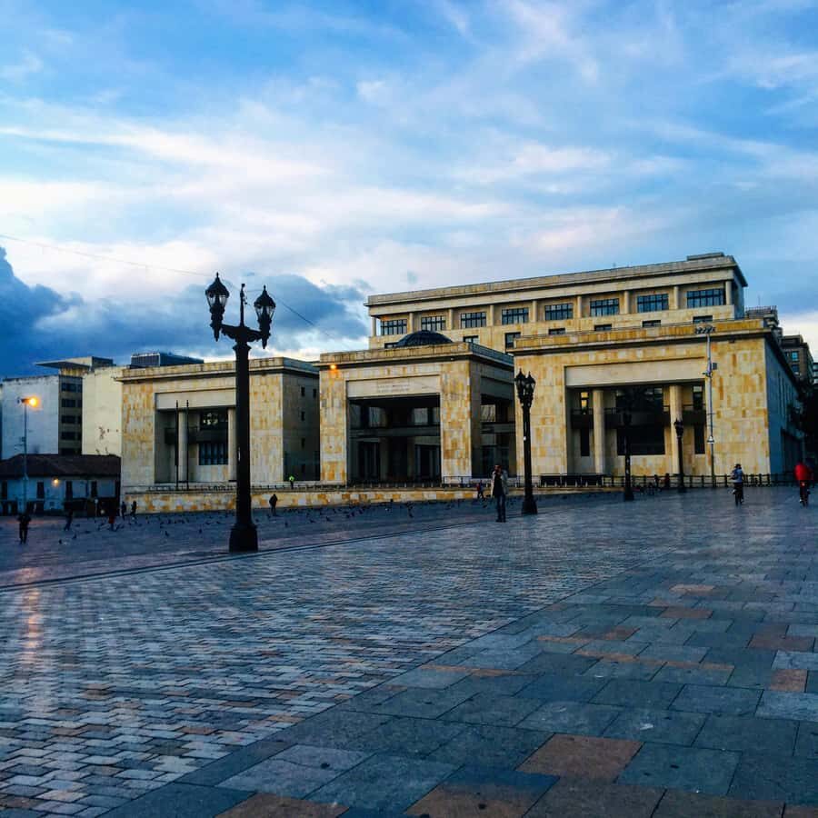 Complete Walking Tour in Bogota's Downtown - Where You Meet: the Gold Museum and a dark blue umbrella