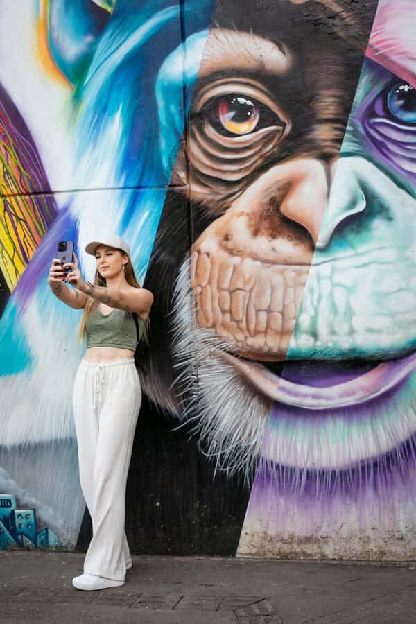 Comuna 13: Graffiti Tour with Tasting, Live Show, & Gallery - Graffiti, rap, and real change in Comuna 13