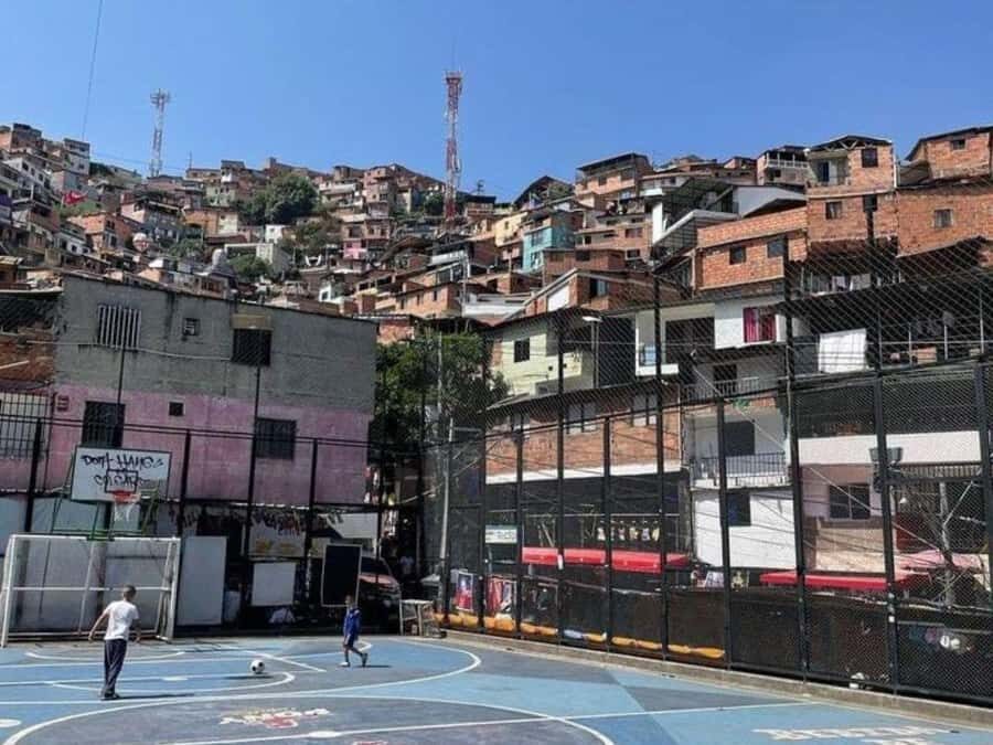 Comuna 13: Recorrido de Arte Urbano, Cultura y Resiliencia - Key things that make this tour work