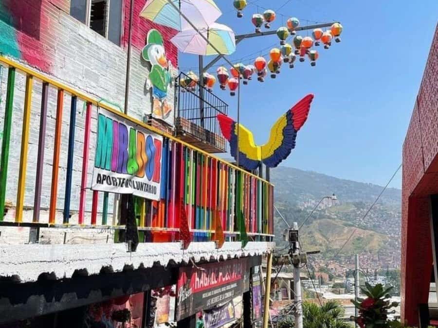 Comuna 13: Recorrido de Arte Urbano, Cultura y Resiliencia - The graffiti route: art with context, not just photos