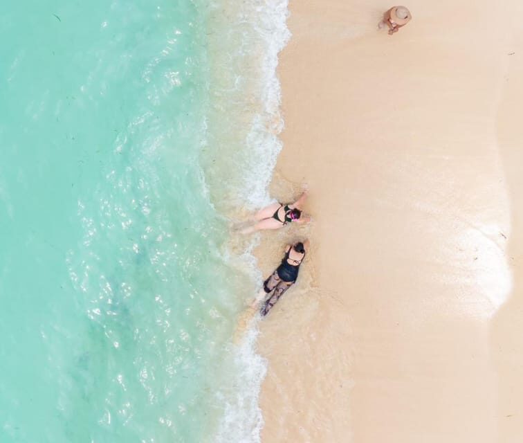 Daytour to Playa Tranquila VIP with Parasols, Lunch by bus! - Cartagena by bus: what you actually get from the city ride