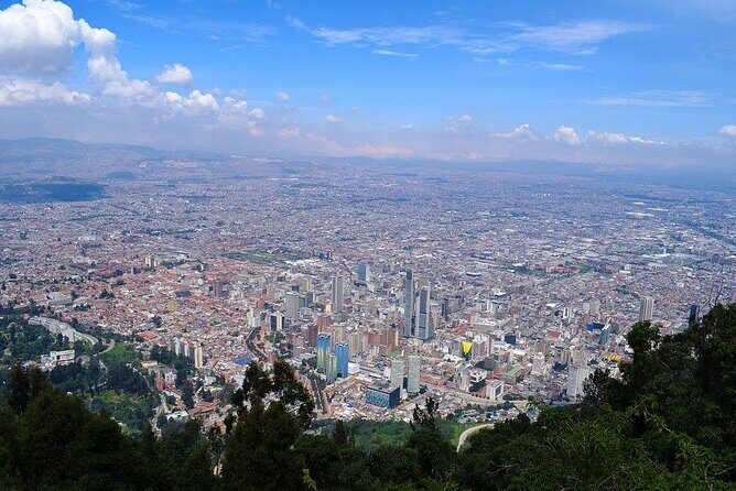 Descubre la Magia: Catedral de Sal & Bogotá en 1 Día - Stop 6: Museo del Oro and 34,000 Pieces of Gold