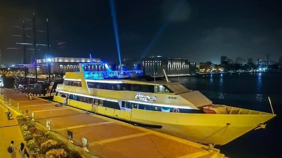 Exotic Yacht - Tour through the bay of Cartagena - The Ánimas Bay Part: Views, Breezes, and a Better Sunset Plan