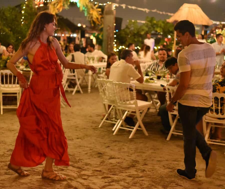 Fenix Beach Island Dinner - Dinner service: how the menu works and what to budget for