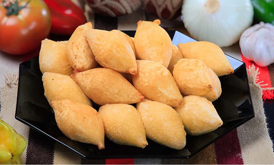 Food Tour in Barranquilla Downtown - La tiendecita: your first guided stop and warm-up tastings