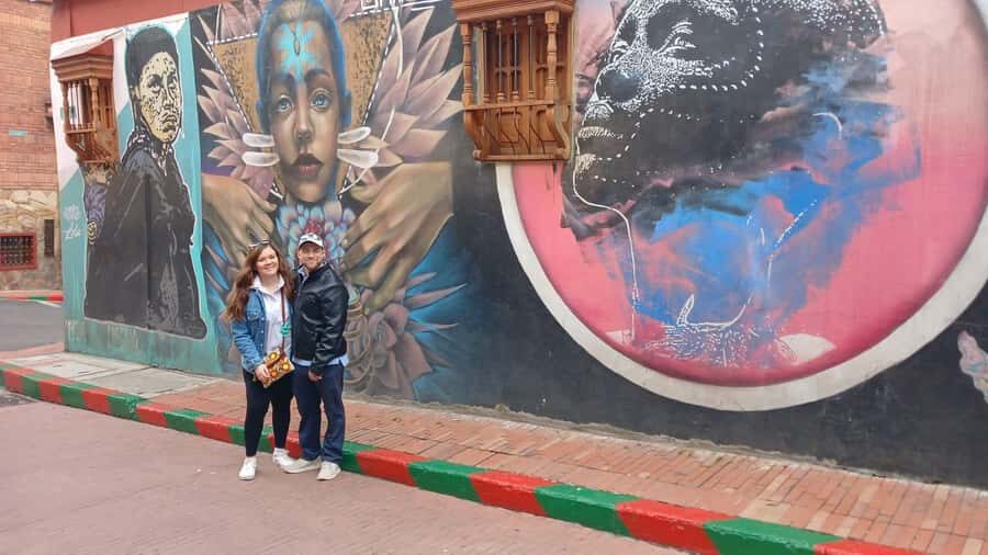 Free Walking Tour Bogotá: Arte, Historia y Café - La Candelaria on foot: cobblestones, balconies, cafés, and street art stories