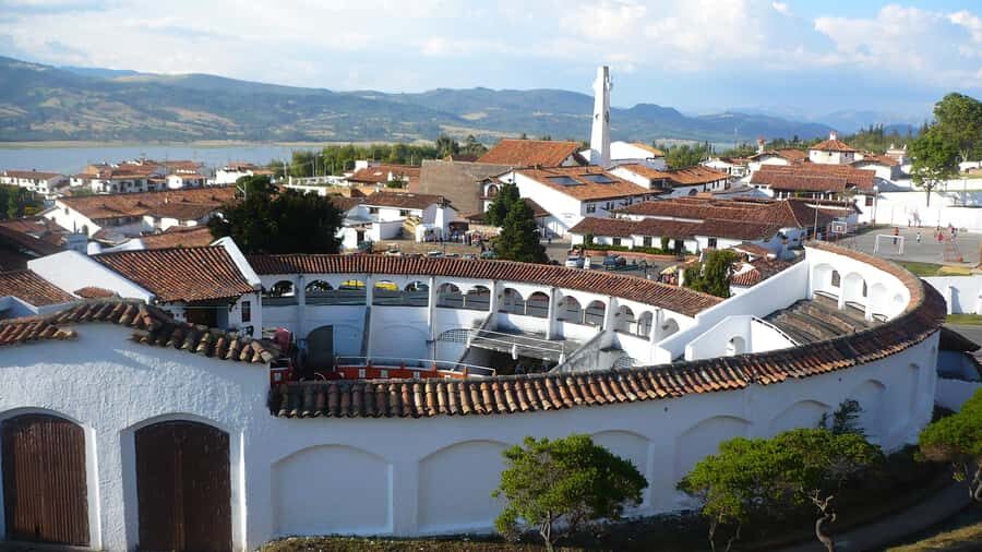 From Bogotá: Lake Guatavita and the El Dorado Legend Tour - El Dorado, explained in context (not just as a shiny word)