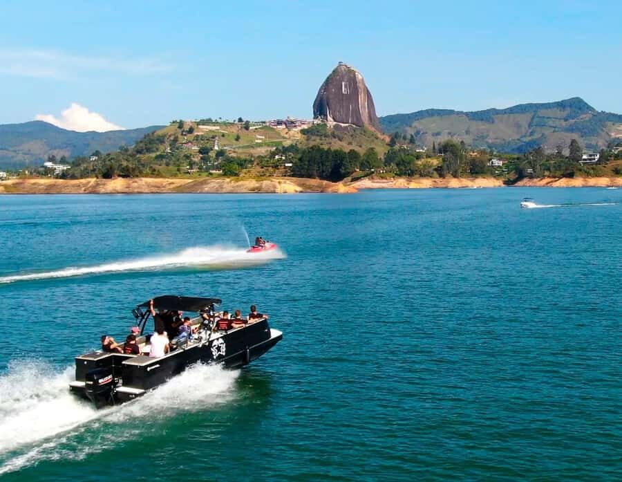 From Guatape: Pablo Escobar Mansion, Paintball & Boat Ride - Speed, history, and paintball: the Guatapé concept that works