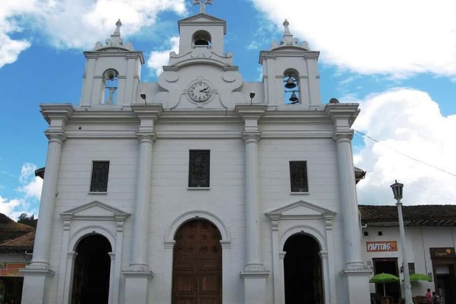 From Medellín: El Retiro Private Tour with Food Tastings - Getting the Most Out of the Day: Shoes, Pesos, and Timing