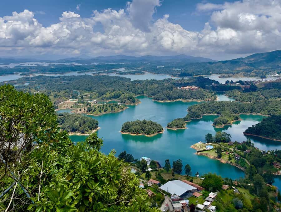 From Medellin: Guatapé Day Trip with El Peñol Rock and Lunch - Key things I’d circle before you go