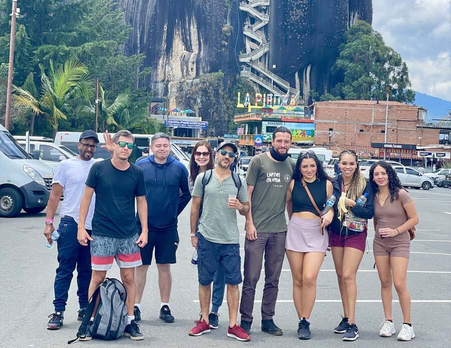 From Medellin: Guatapé Day Trip with El Peñol Rock and Lunch - Meet-up and the morning start in Medellín