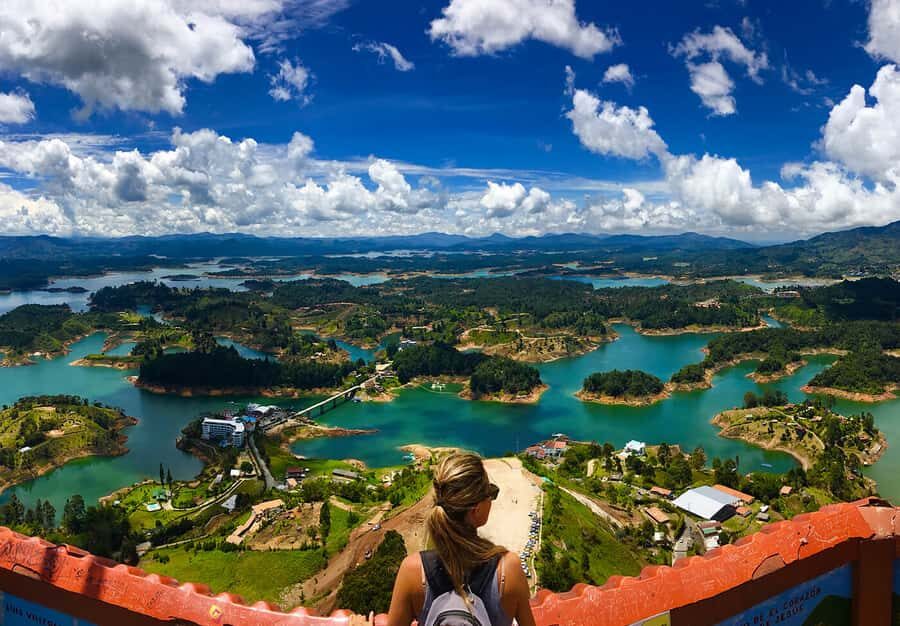 From Medellin: Guatape El Peñol with boat + gastronomic tour - El Peñol: town history plus practical, stop-and-go tastings