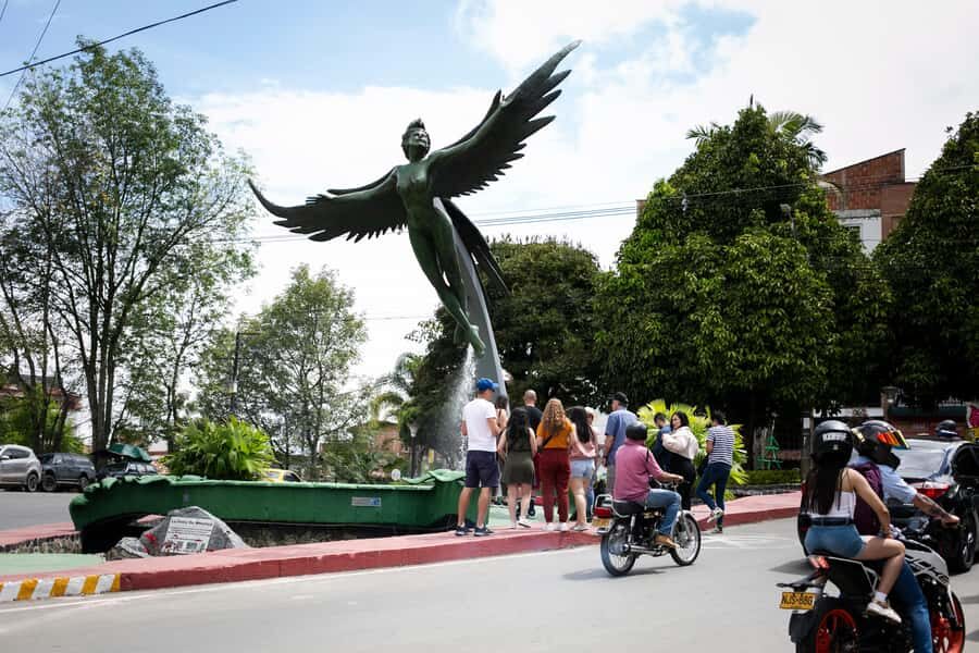 From Medellin: Guatape El Peñol with boat + gastronomic tour - Peñol-Guatapé dam cruise and the fiambre tasting