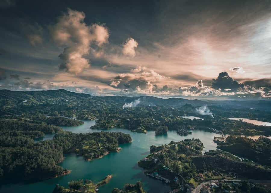 From Medellín: Guatape Private Tour, El Peñol, Boat Ride - Why Guatapé and El Peñol work so well as a day trip