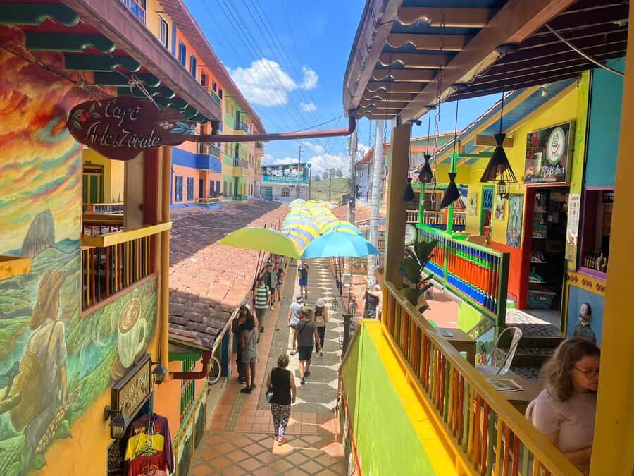 From Medellín: Guatape Private Tour, El Peñol, Boat Ride - The coffee break and pan de bono moment (more useful than it sounds)