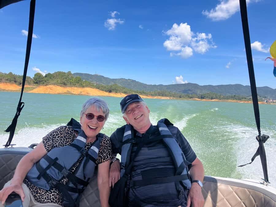 From Medellín: Guatape Private Tour, El Peñol, Boat Ride - Arriving in Guatapé: zócalos, shops, and your lunch window