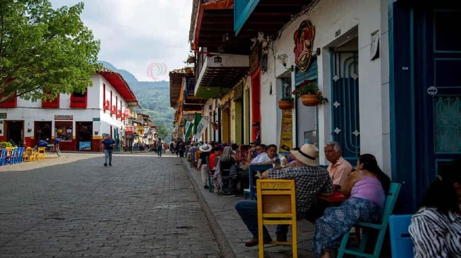 From Medellín: Jardín, Andes, and Hispania Day Trip - Transport reality: early pickups, road conditions, and when plans change
