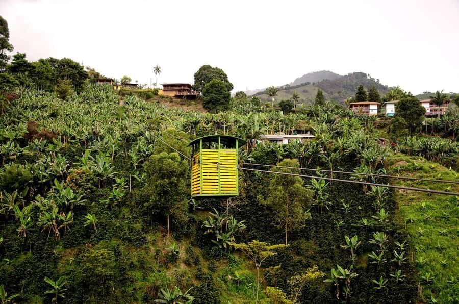 From Medellín: Jardín Private 2-Day Tour with Activities - Day 2: Jeep ride, Quitasol farm rest, and the hike to Cueva del Esplendor